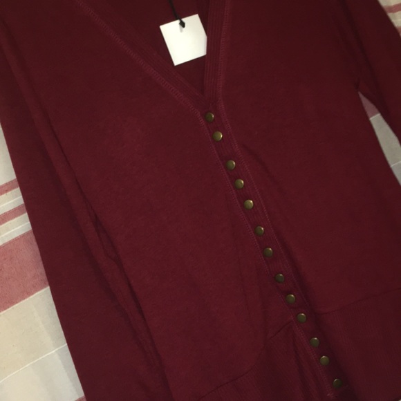 🤩HOST PICK 🎉🆕 Snap Front Cardigan true 2 size - Picture 6 of 9